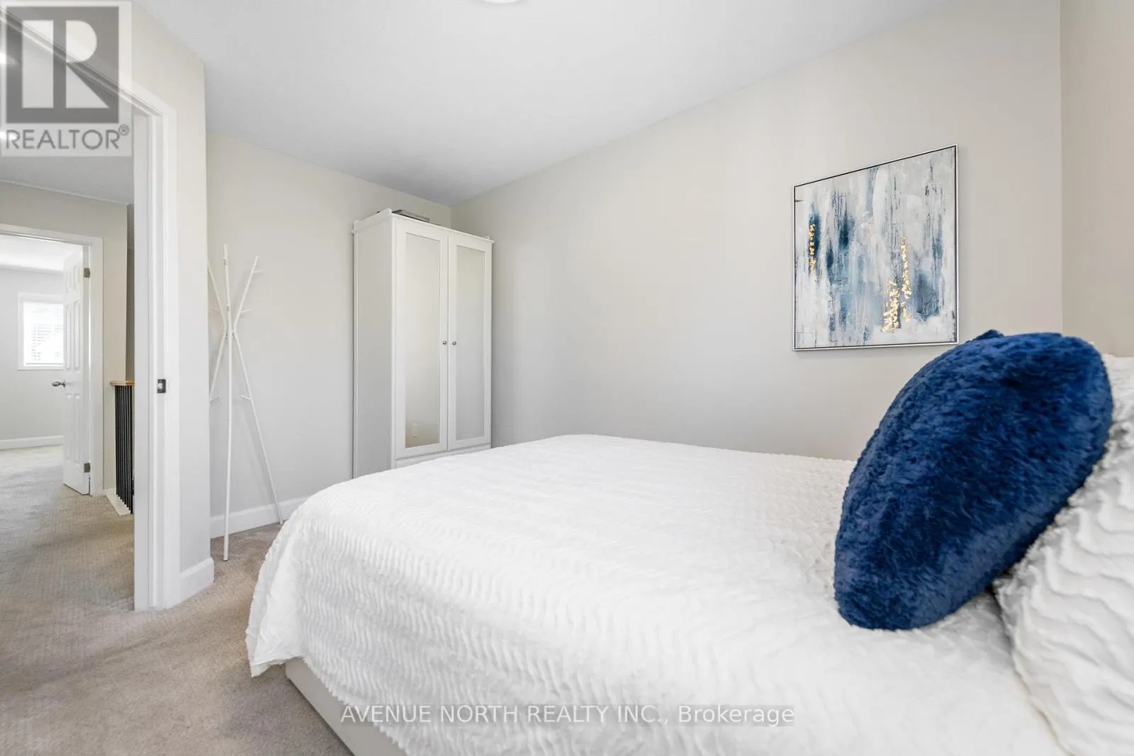 273 COTE-ROYALE CRESCENT