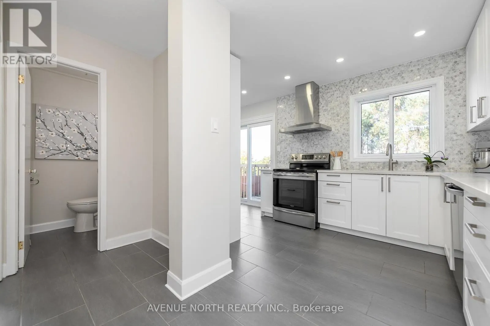 273 COTE-ROYALE CRESCENT
