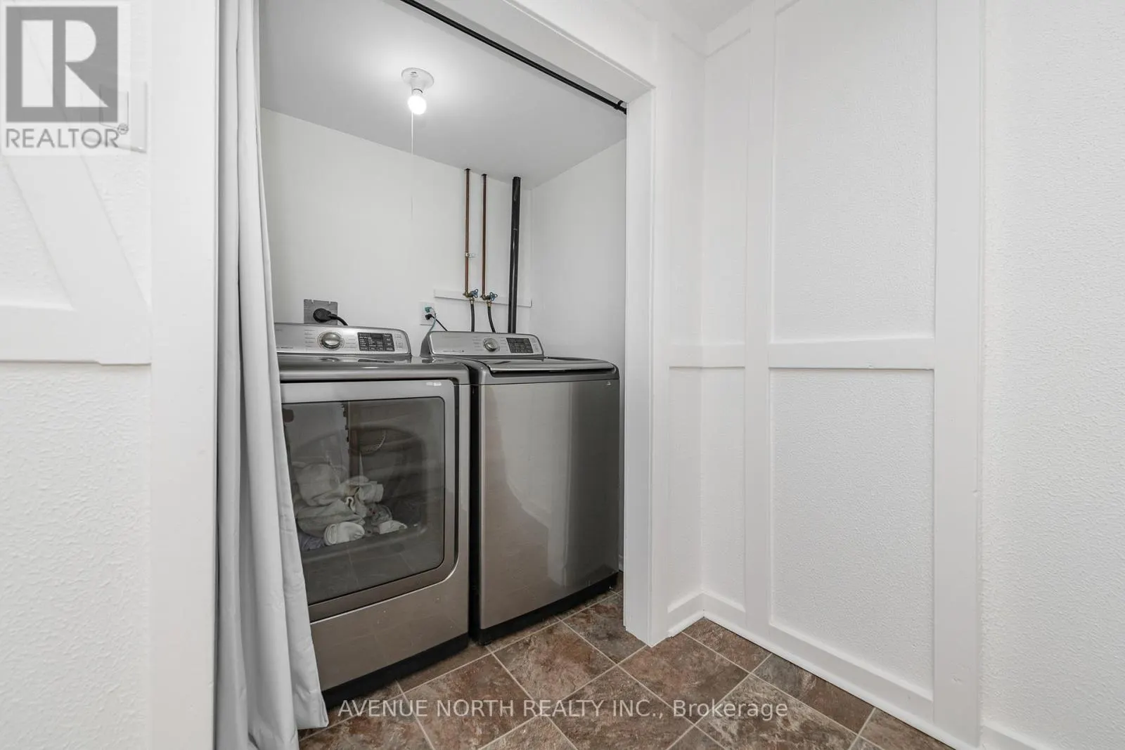 273 COTE-ROYALE CRESCENT