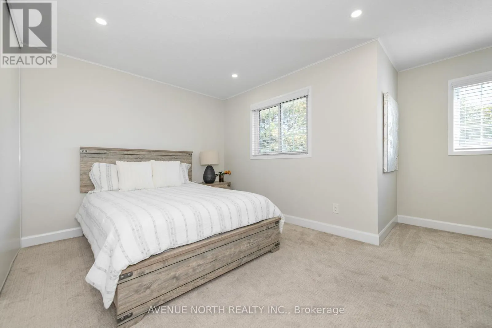 273 COTE-ROYALE CRESCENT