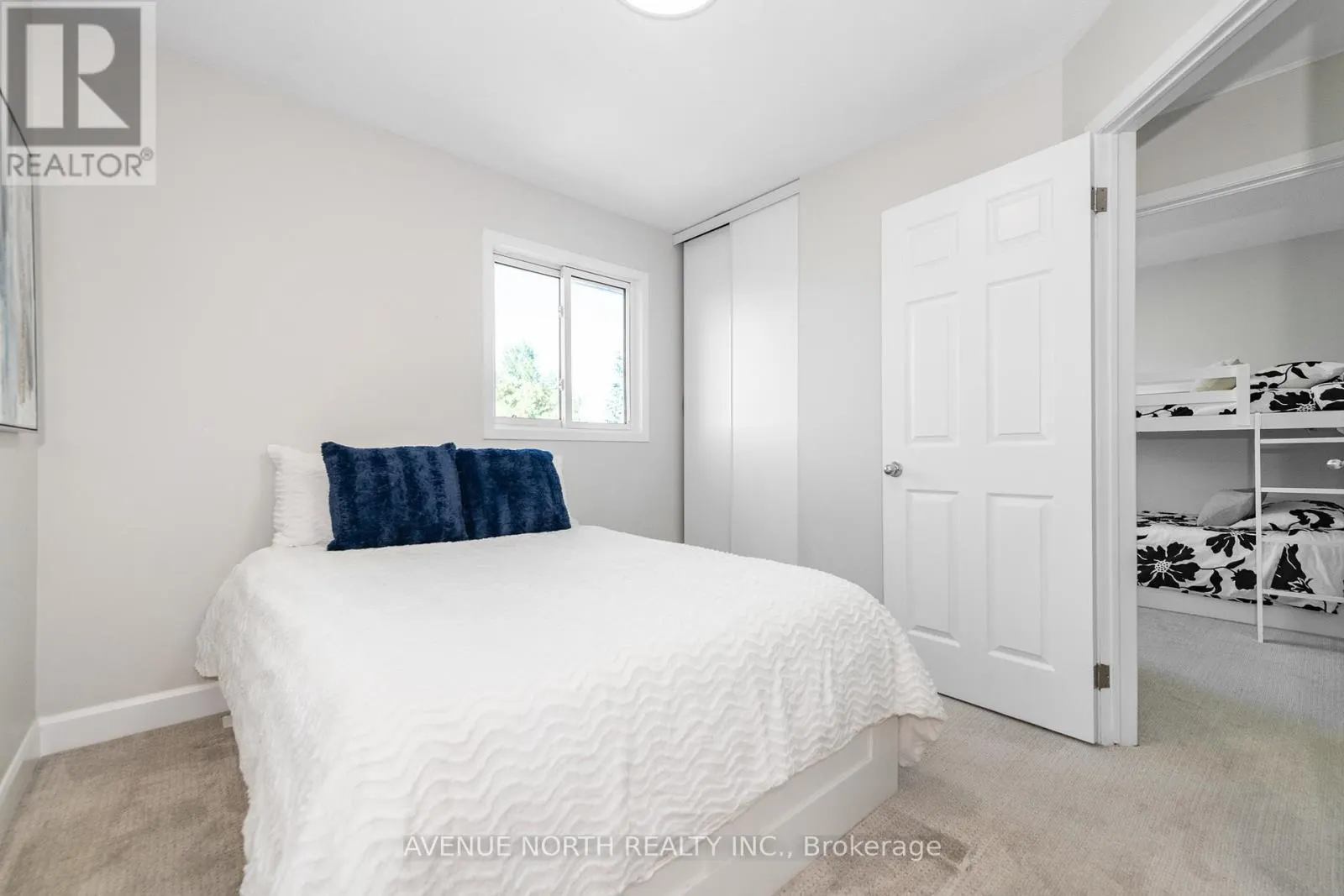 273 COTE-ROYALE CRESCENT