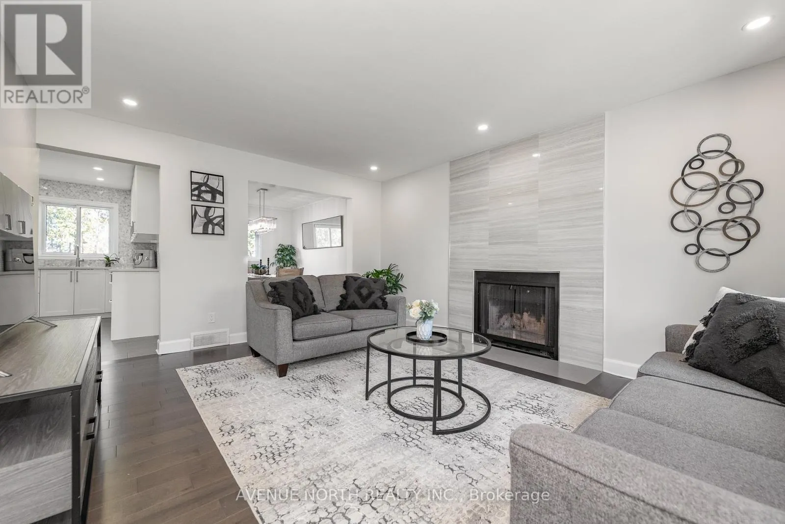 273 COTE-ROYALE CRESCENT