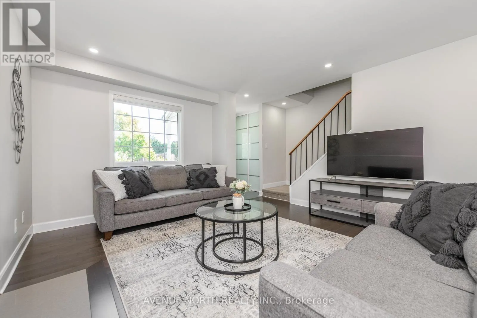 273 COTE-ROYALE CRESCENT