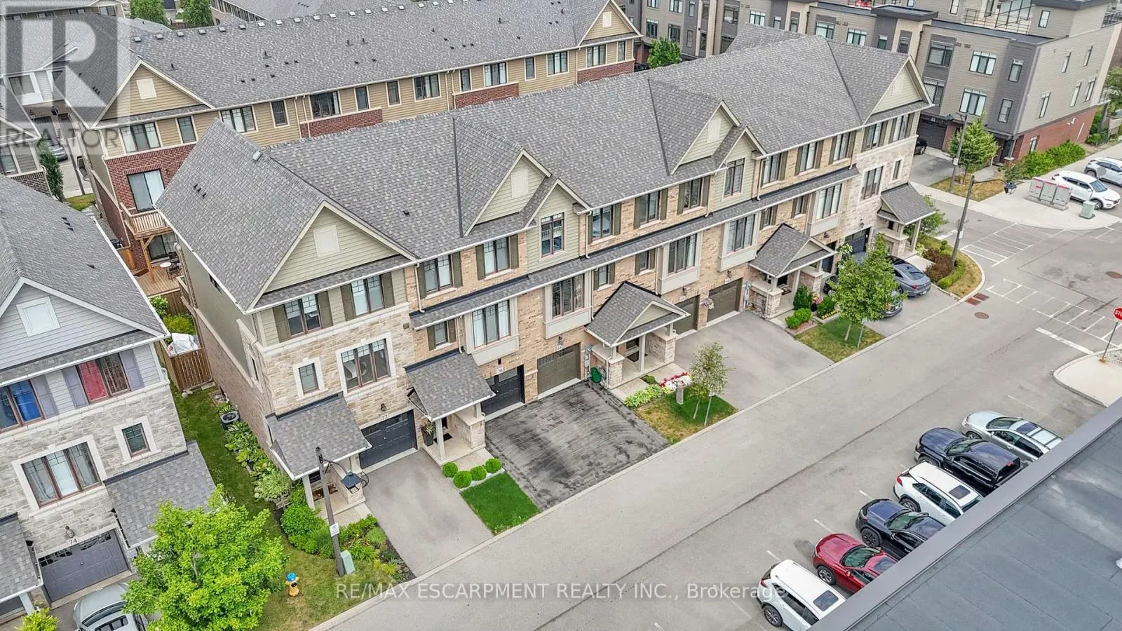 68 ESPLANADE LANE