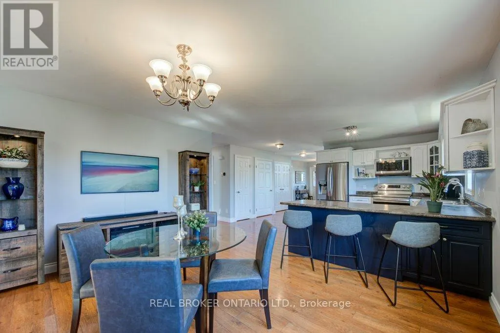 25 PICKETT COURT N