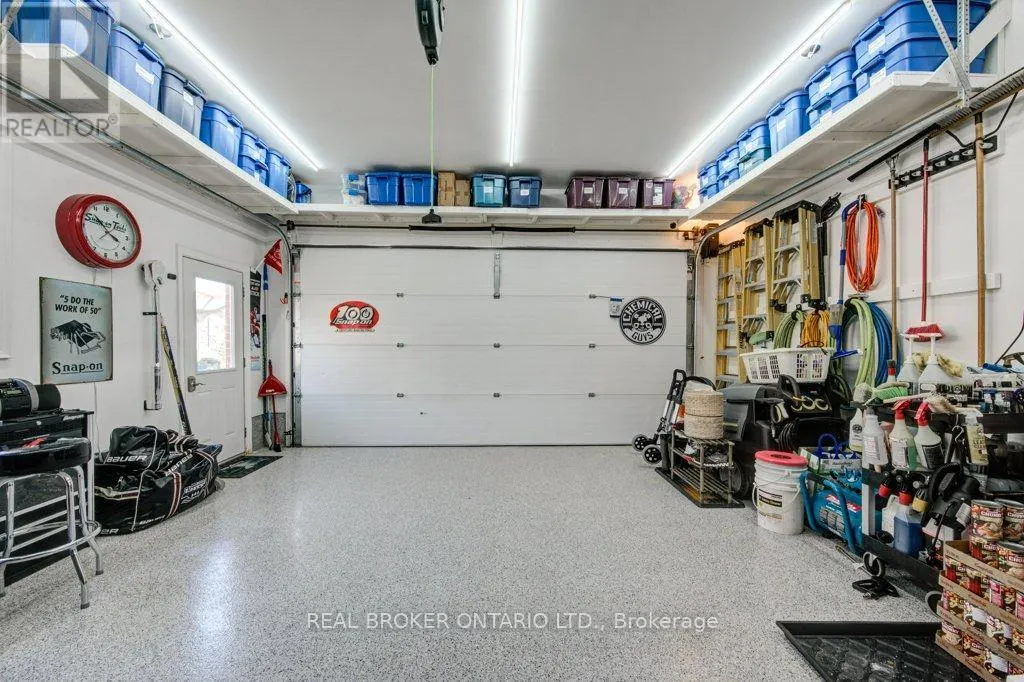 25 PICKETT COURT N