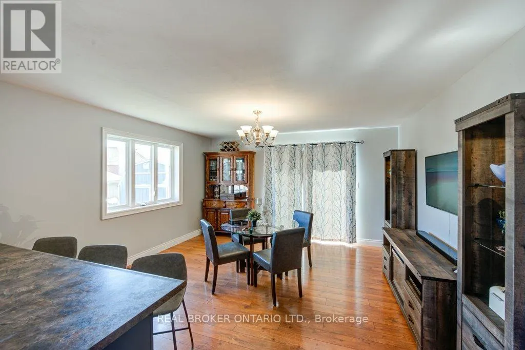 25 PICKETT COURT N