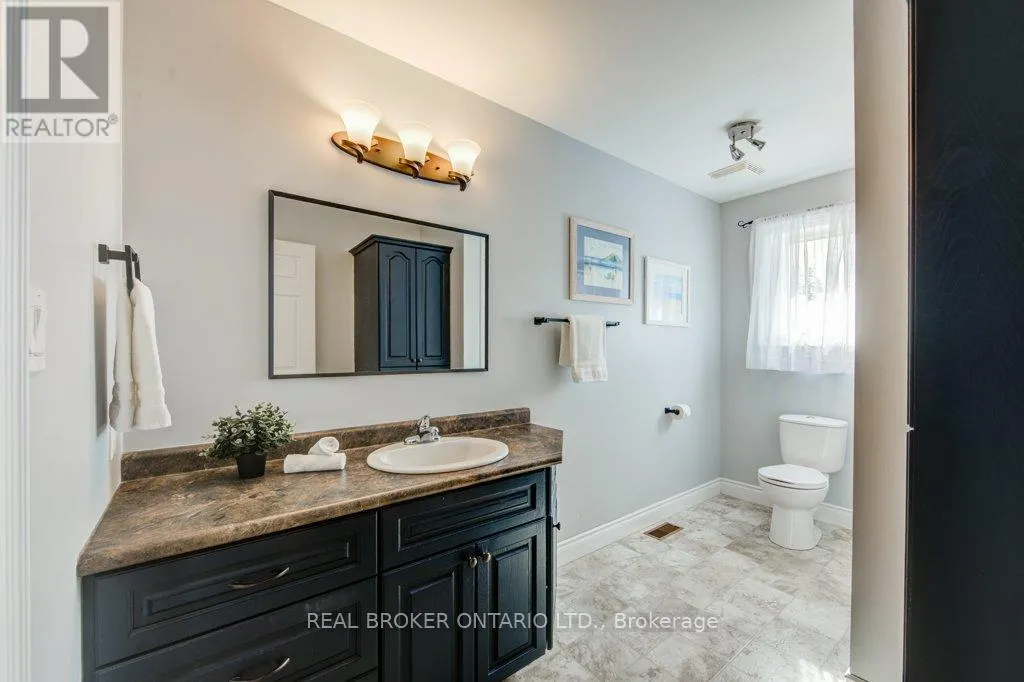 25 PICKETT COURT N