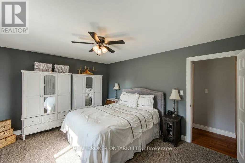 25 PICKETT COURT N