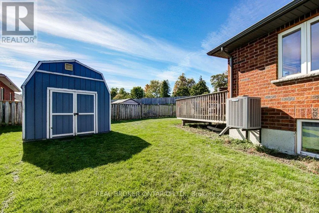 25 PICKETT COURT N