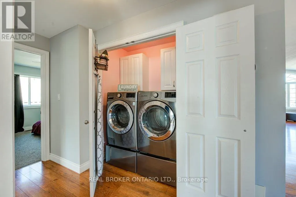 25 PICKETT COURT N