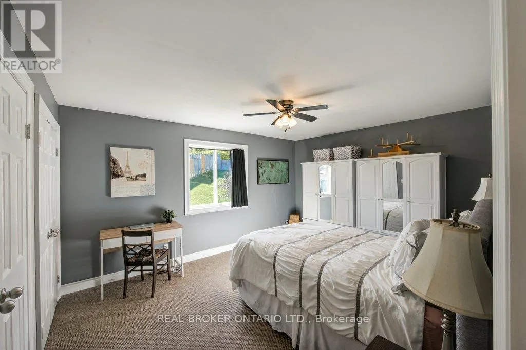 25 PICKETT COURT N