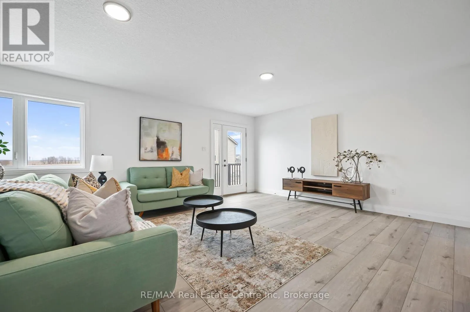 6 - 182 BRIDGE CRESCENT, #6