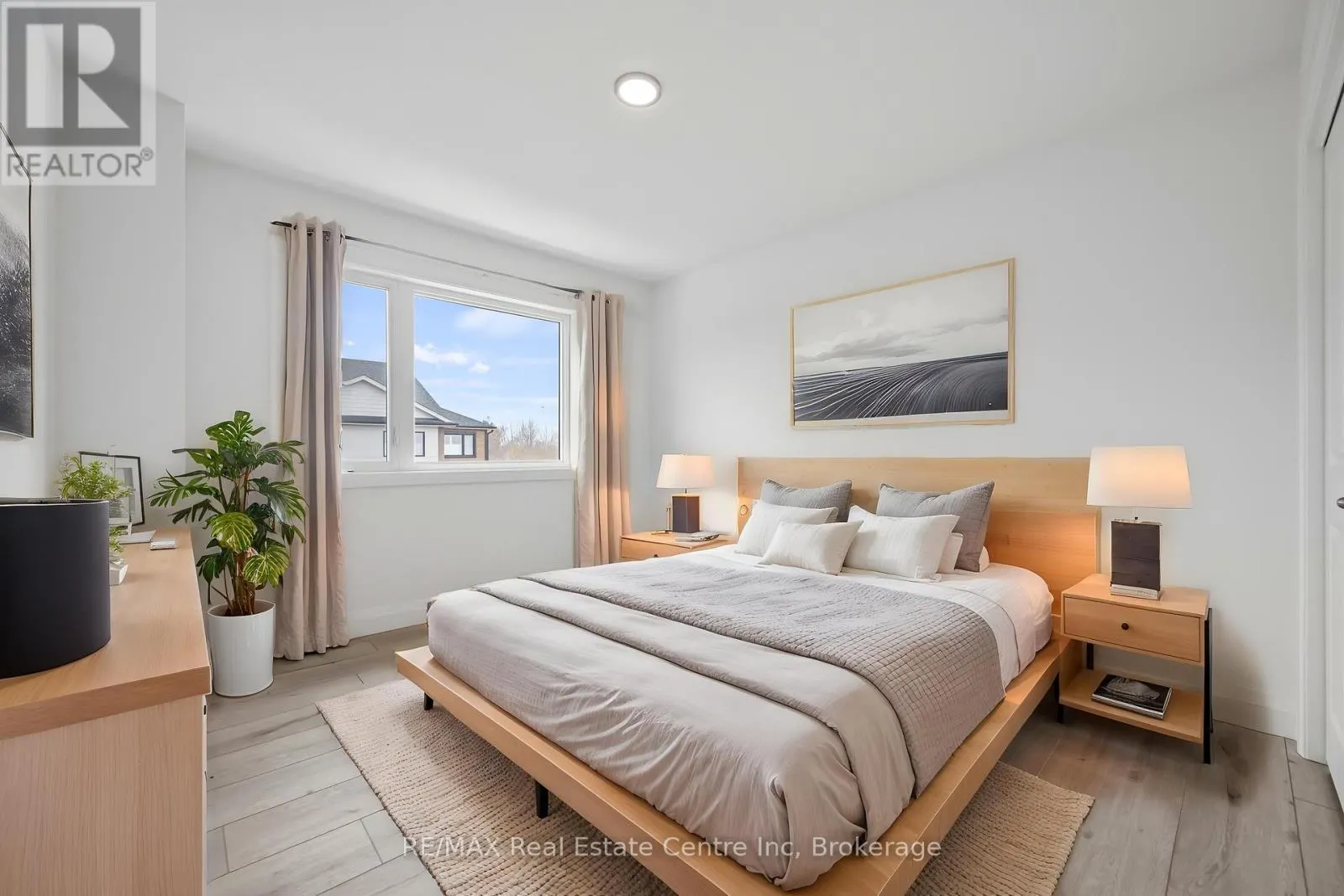 6 - 182 BRIDGE CRESCENT, #6