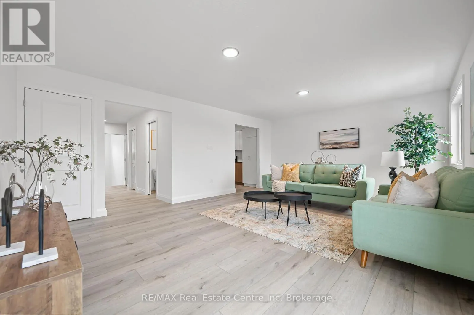 6 - 182 BRIDGE CRESCENT, #6