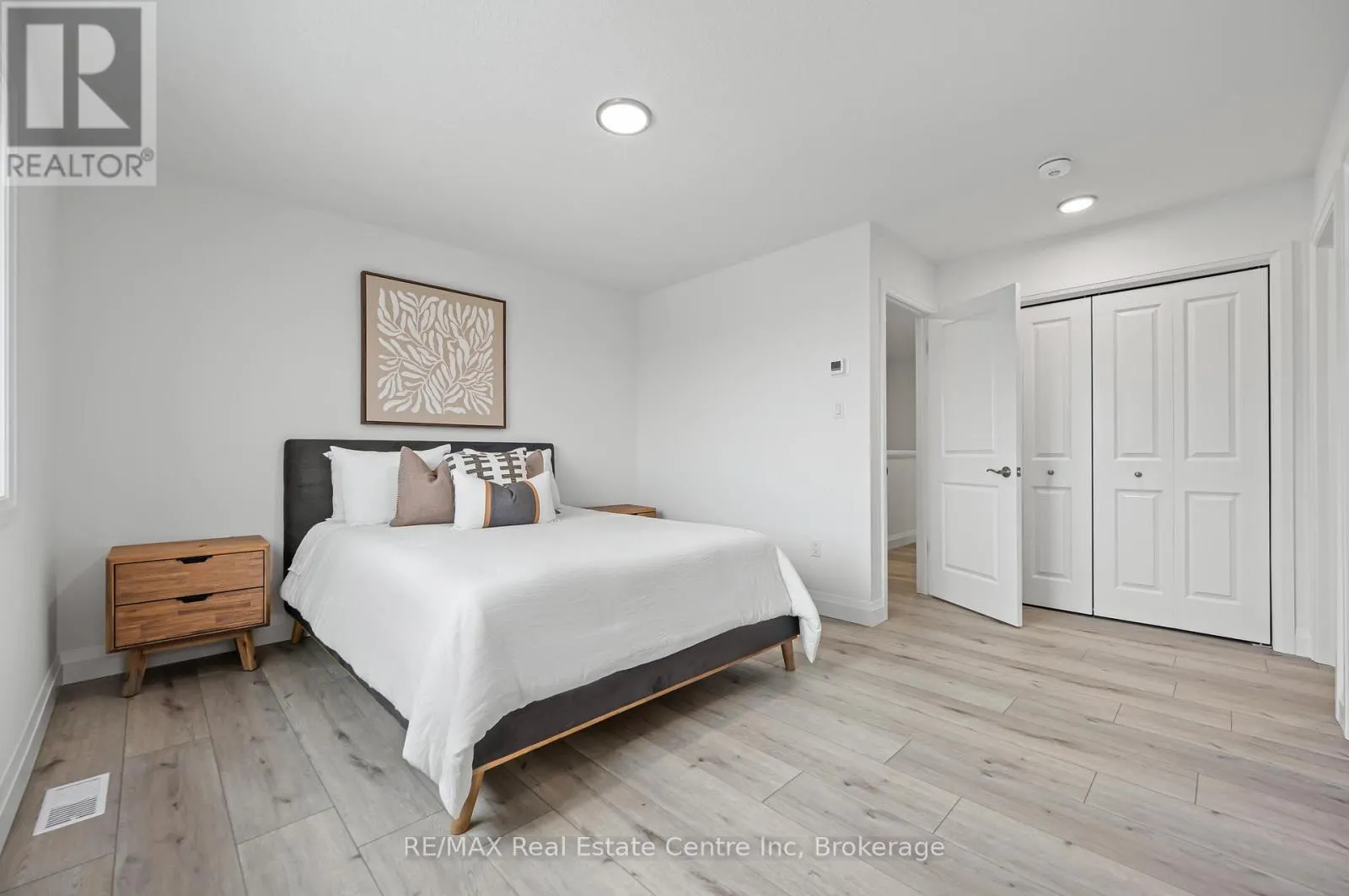 6 - 182 BRIDGE CRESCENT, #6