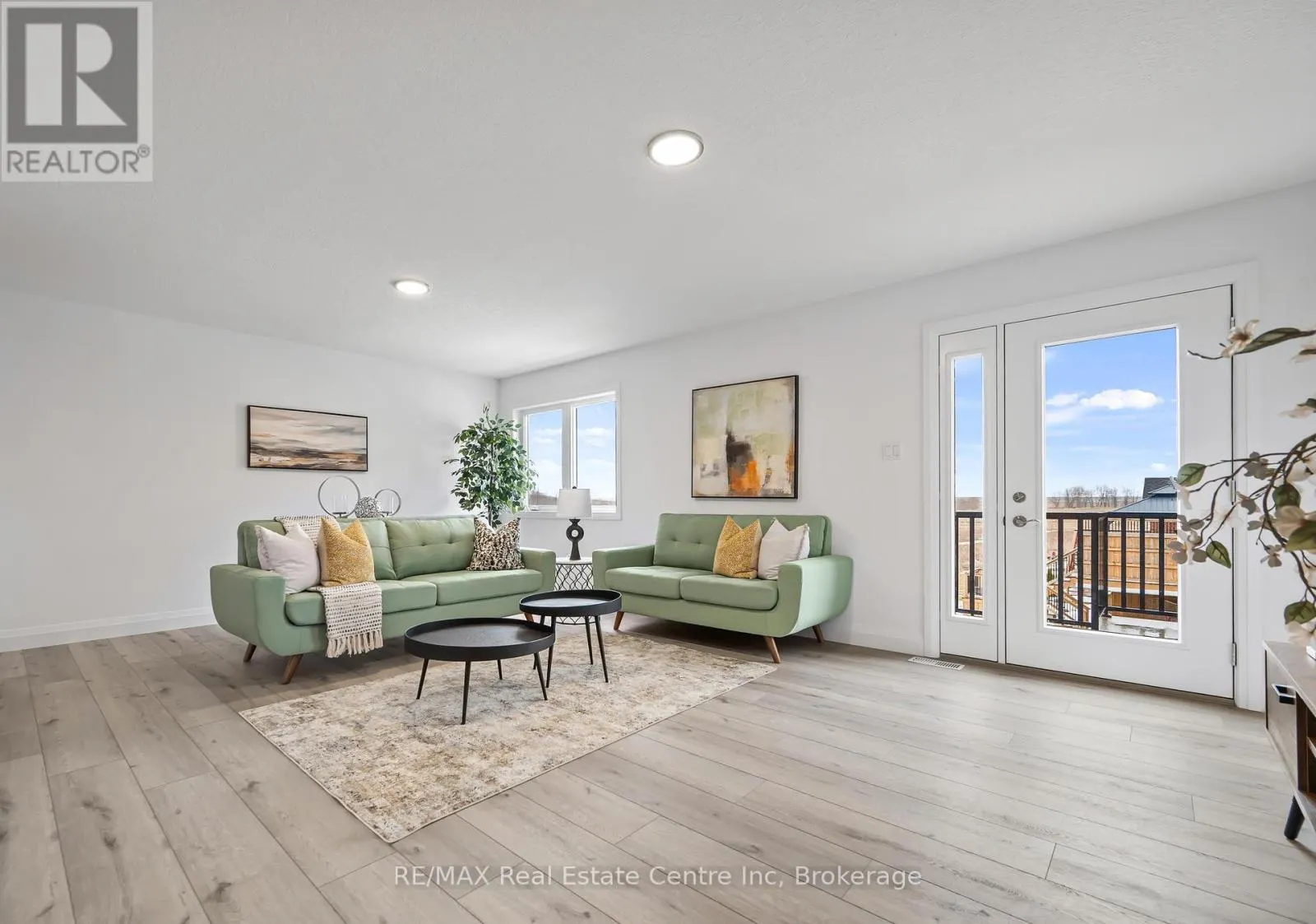 6 - 182 BRIDGE CRESCENT, #6