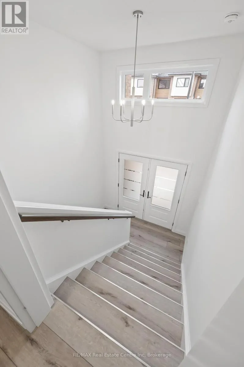 6 - 182 BRIDGE CRESCENT, #6