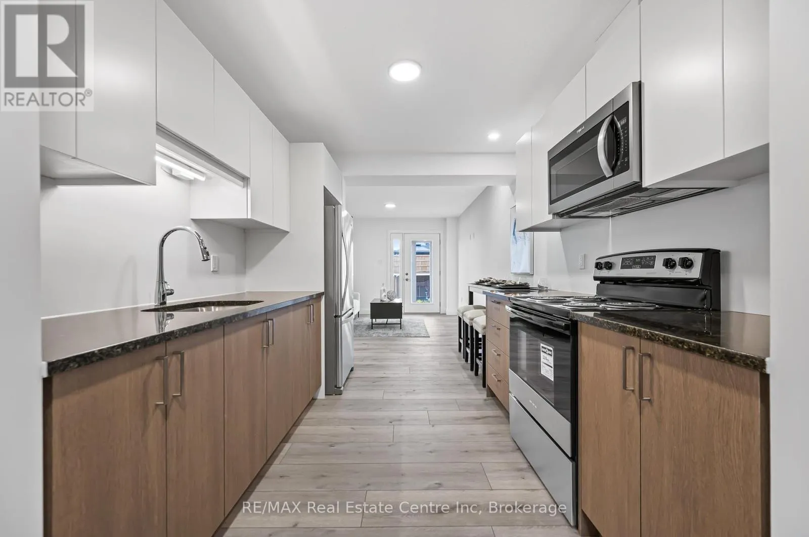 6 - 182 BRIDGE CRESCENT, #6