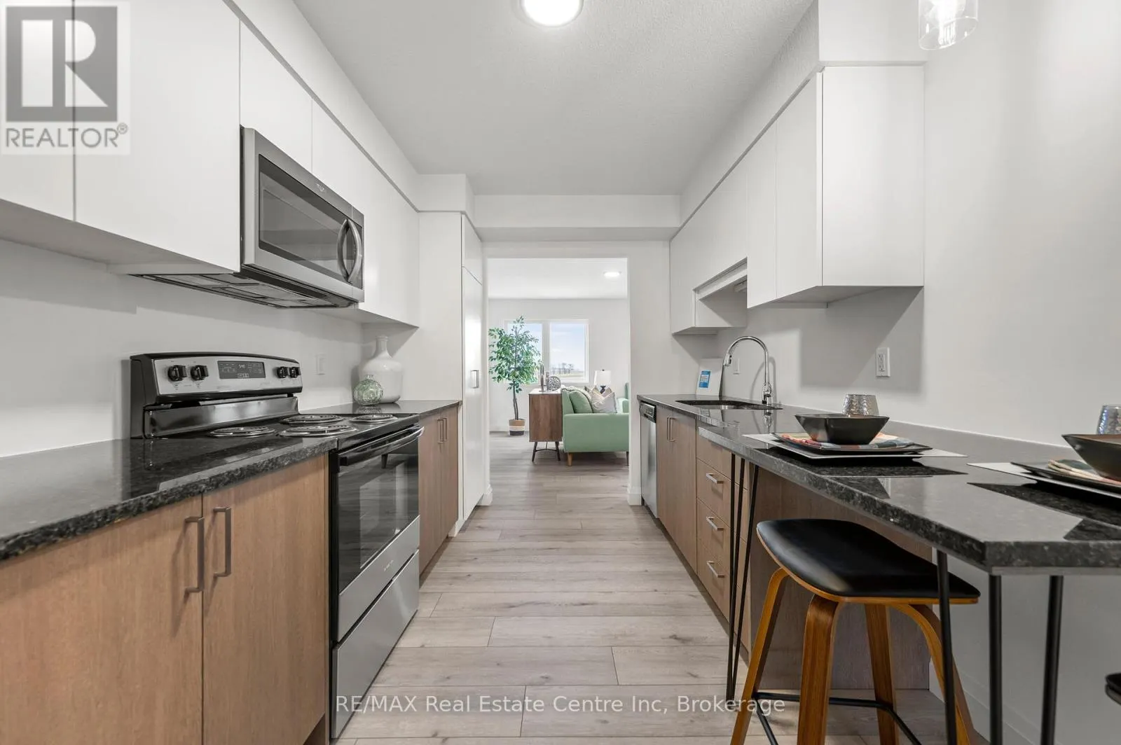6 - 182 BRIDGE CRESCENT, #6