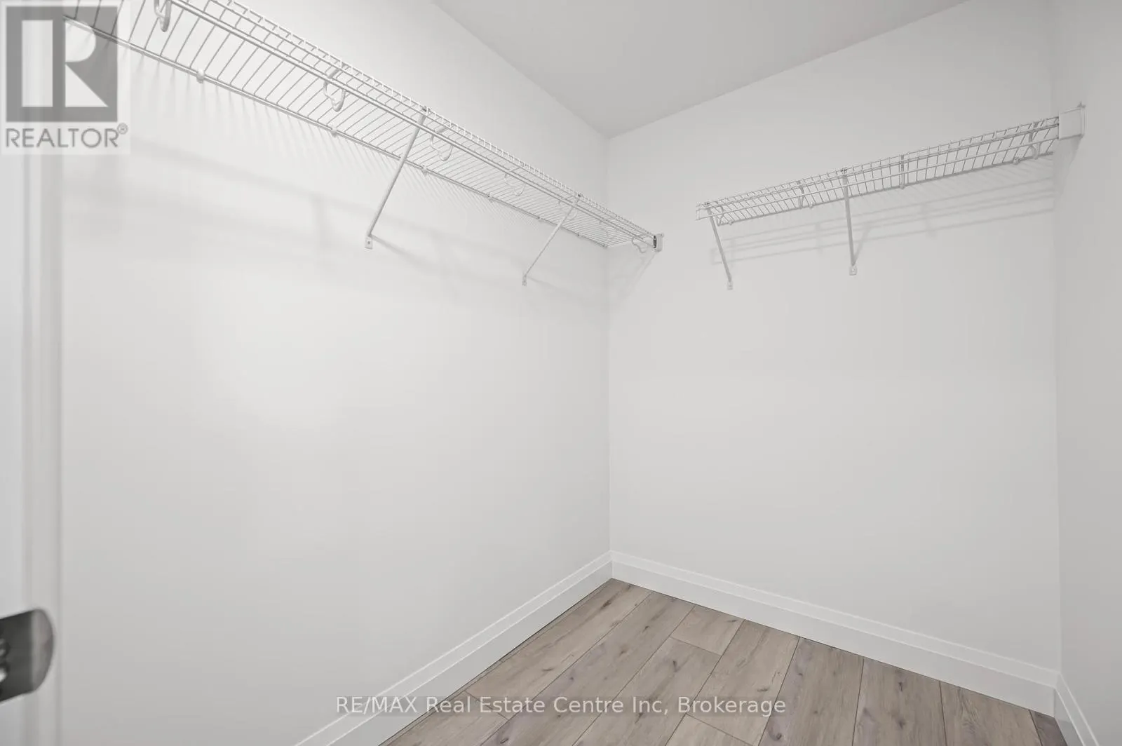 6 - 182 BRIDGE CRESCENT, #6