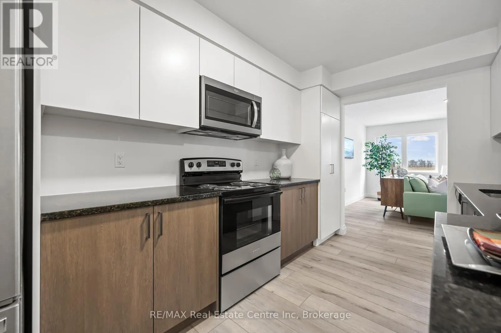 6 - 182 BRIDGE CRESCENT, #6