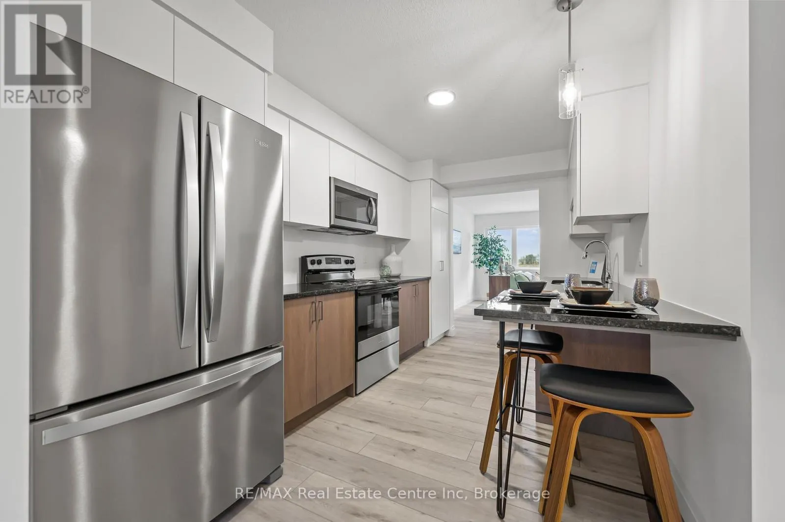6 - 182 BRIDGE CRESCENT, #6