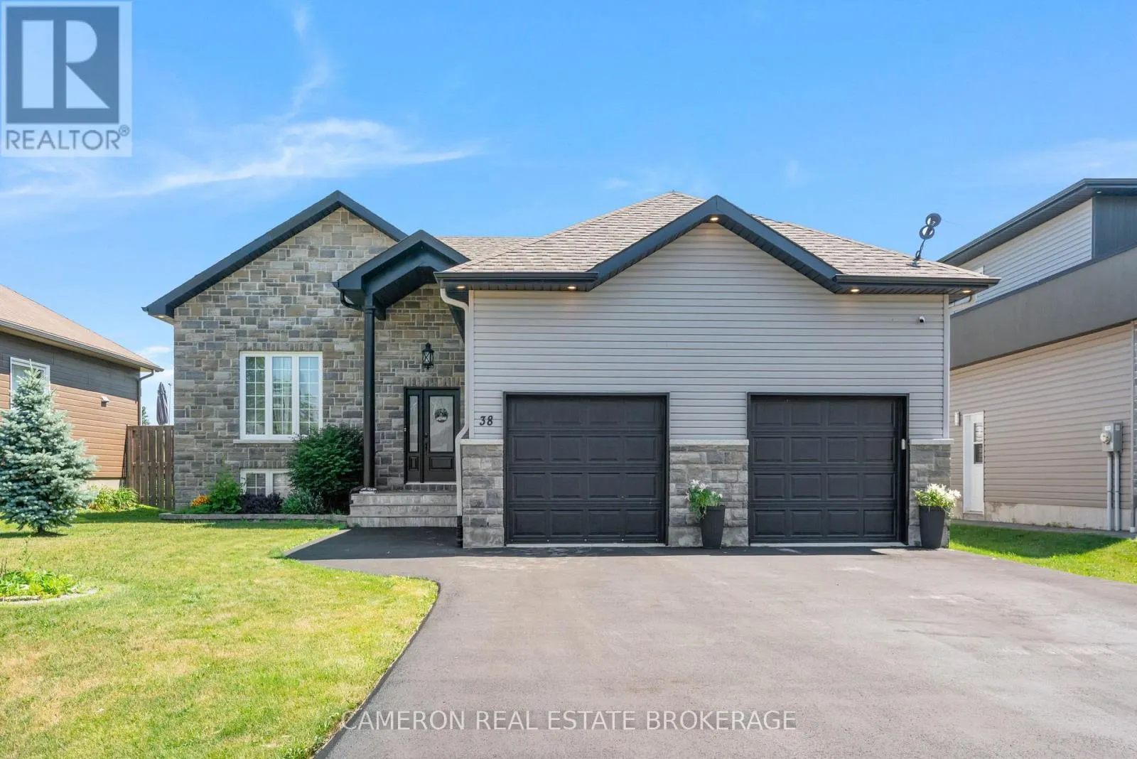 38 ABAGAIL CRESCENT
