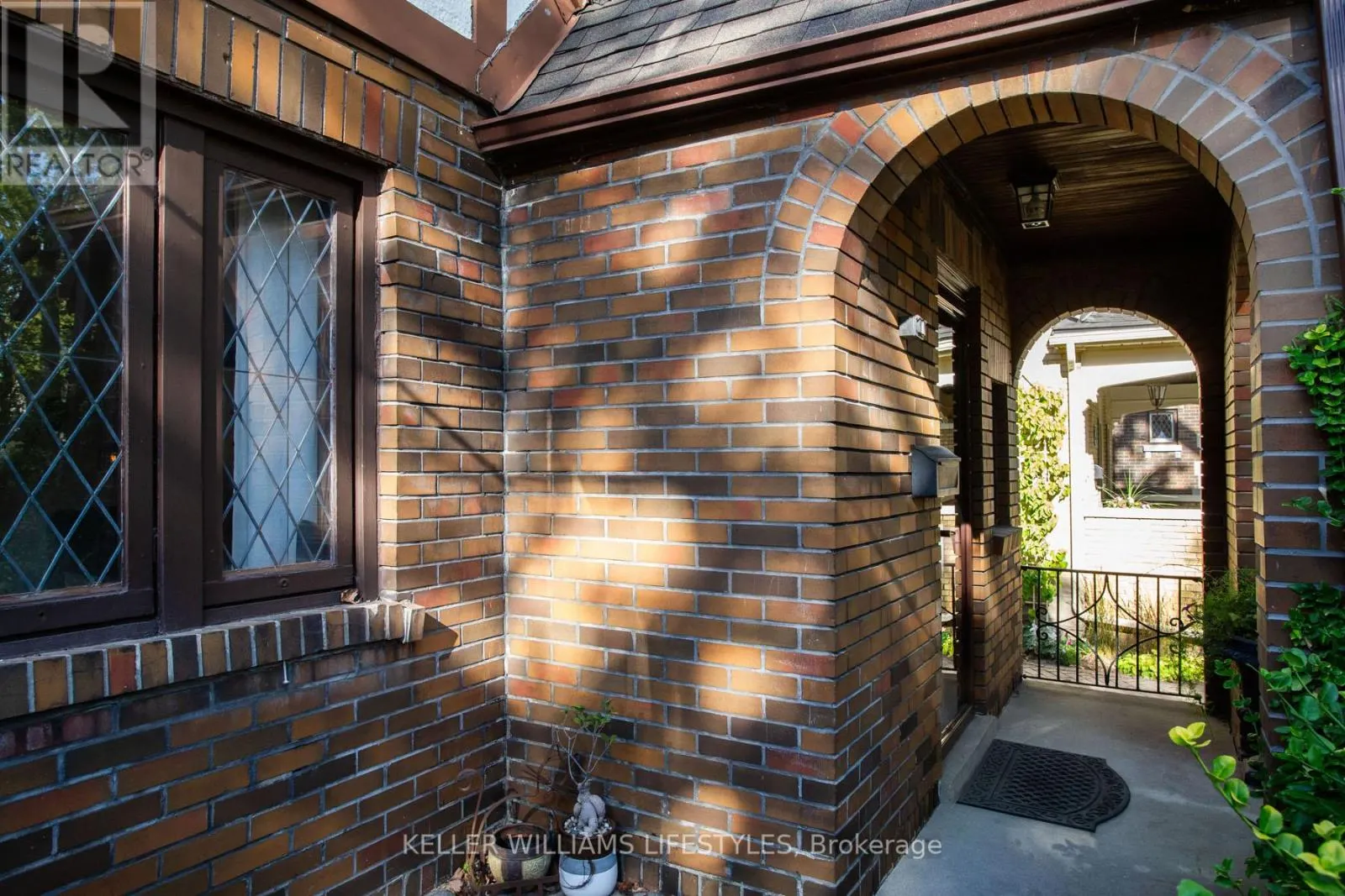 510 GROSVENOR STREET