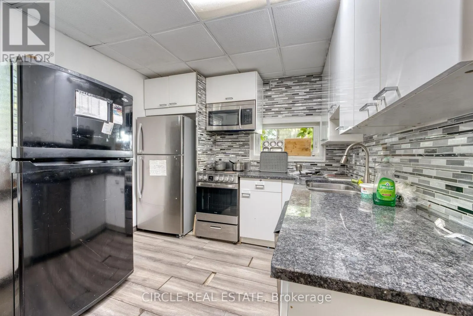 241 CURRY AVENUE