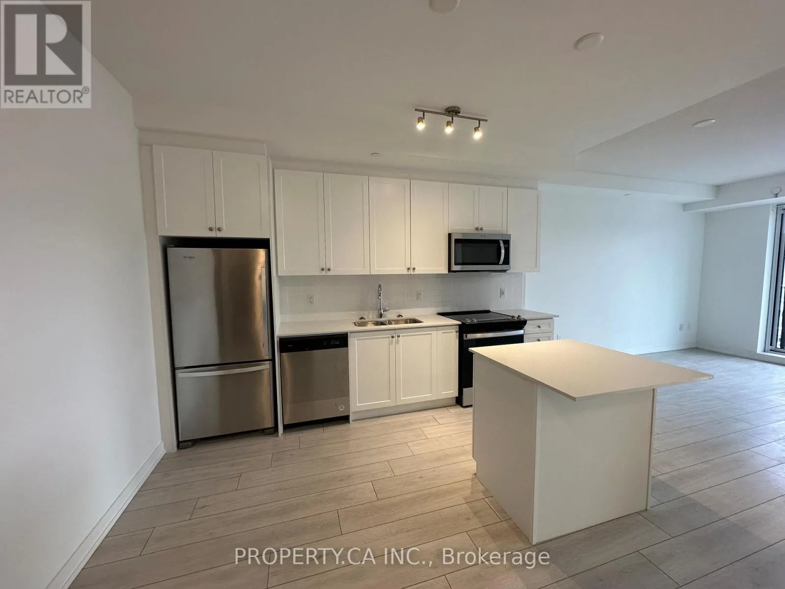 307 - 55 DUKE STREET W