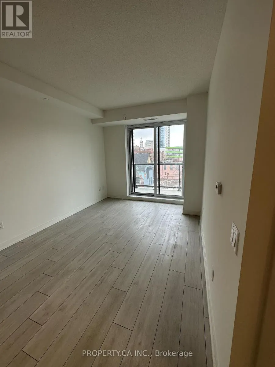 307 - 55 DUKE STREET W