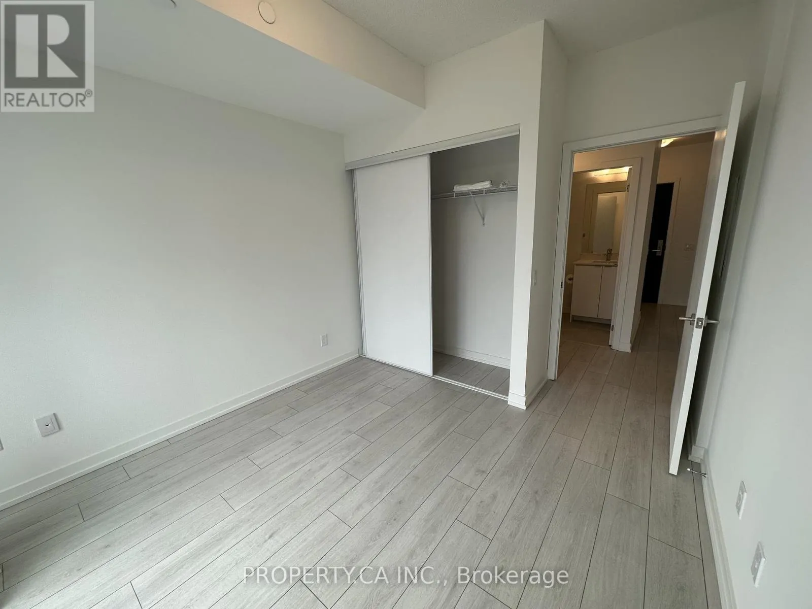 307 - 55 DUKE STREET W