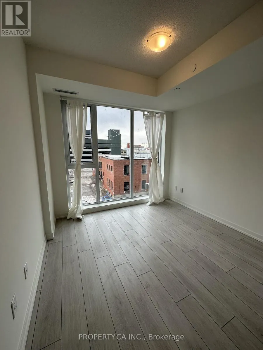 307 - 55 DUKE STREET W