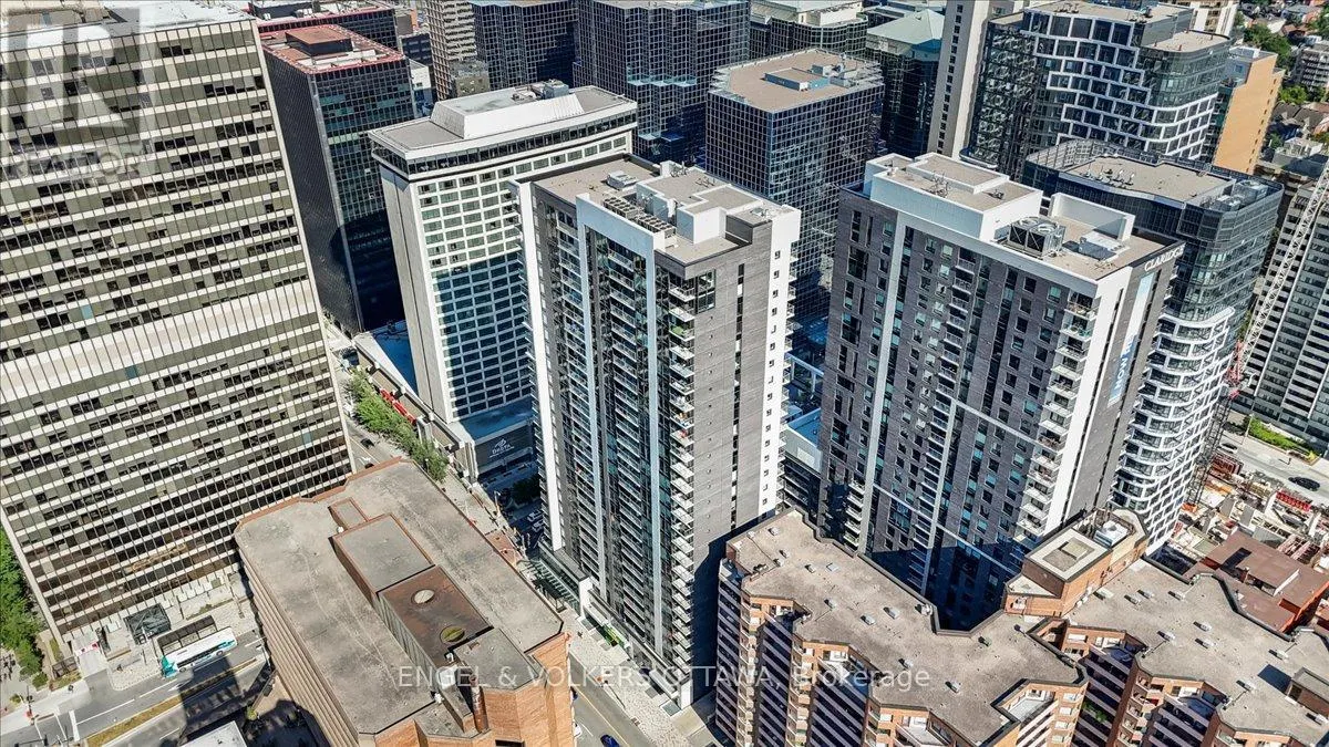 1704 - 340 QUEEN STREET