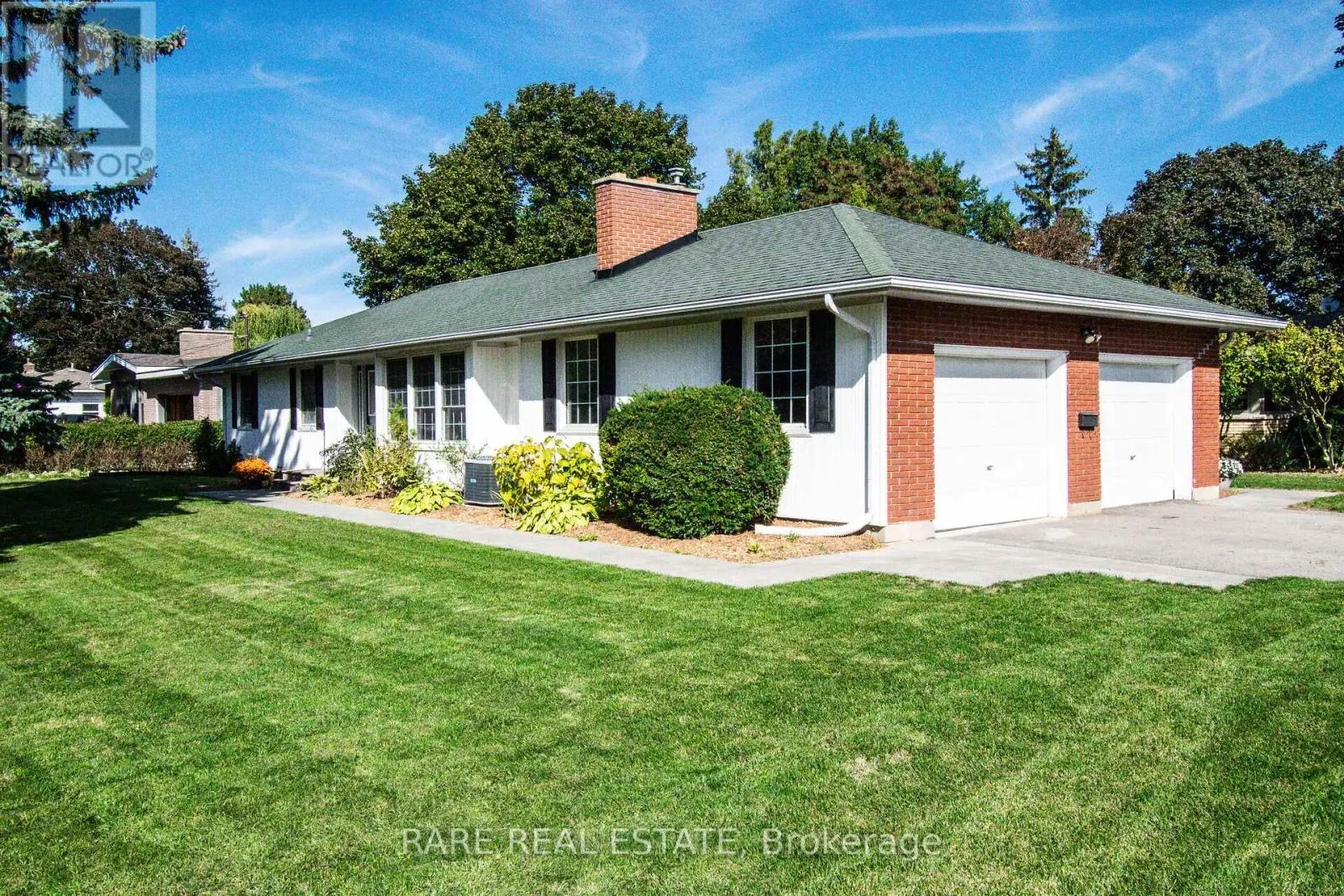 8 BROOKSIDE AVENUE