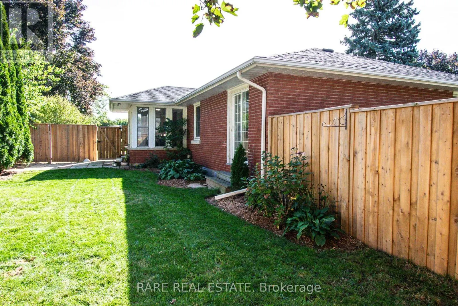 8 BROOKSIDE AVENUE