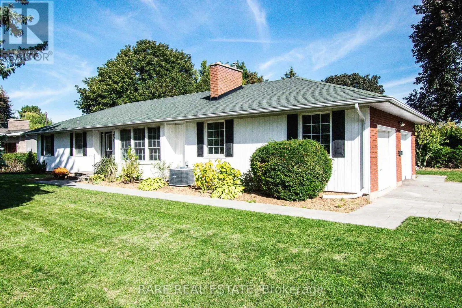 8 BROOKSIDE AVENUE