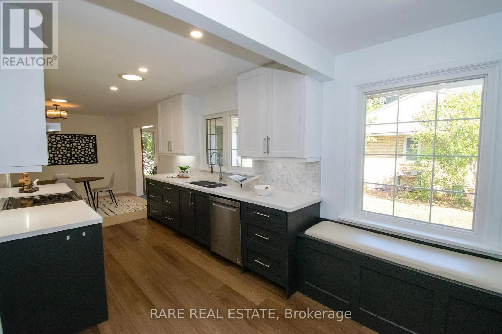 8 BROOKSIDE AVENUE
