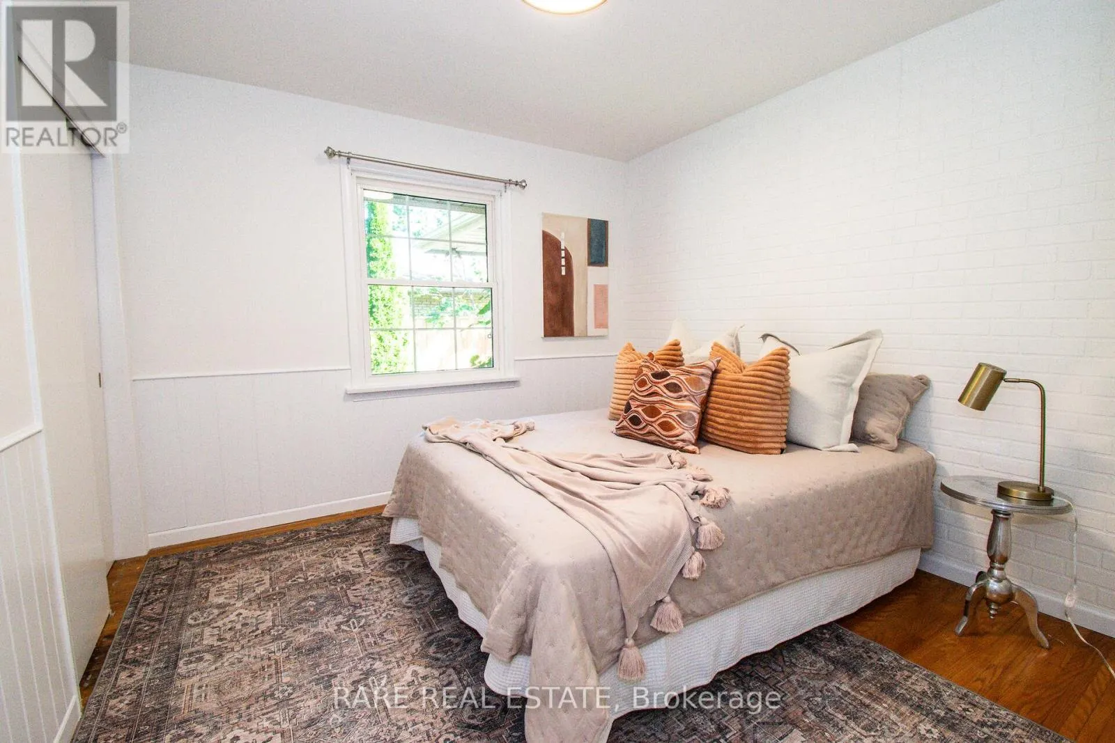 8 BROOKSIDE AVENUE