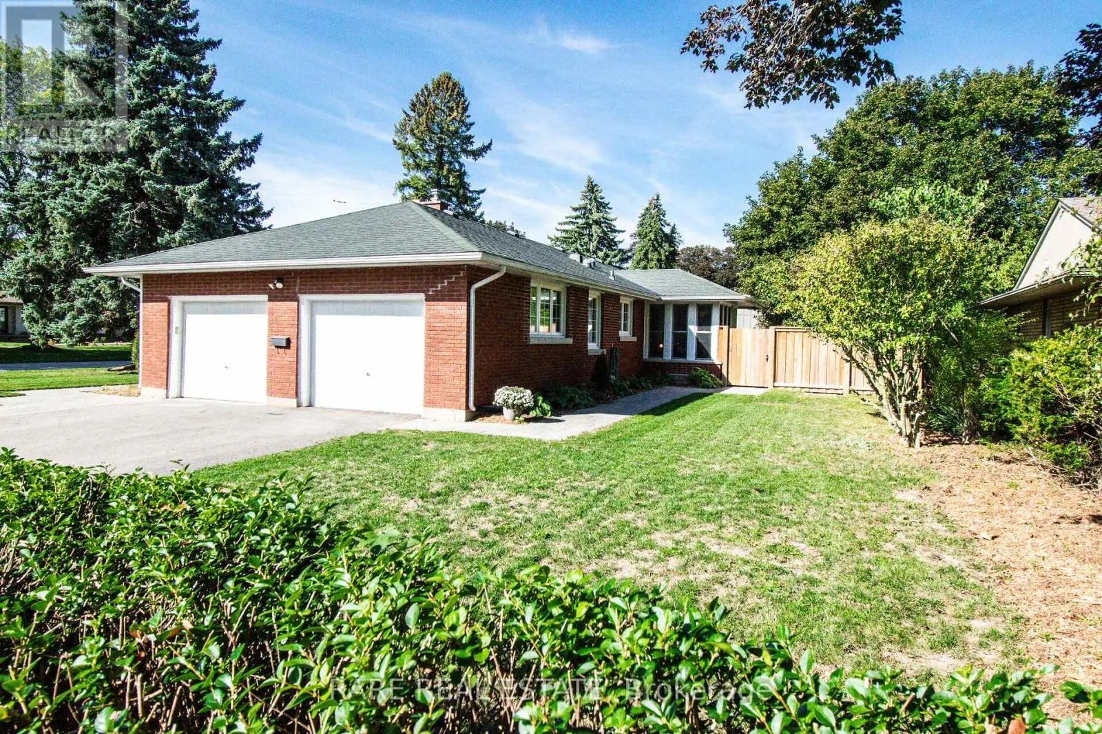 8 BROOKSIDE AVENUE