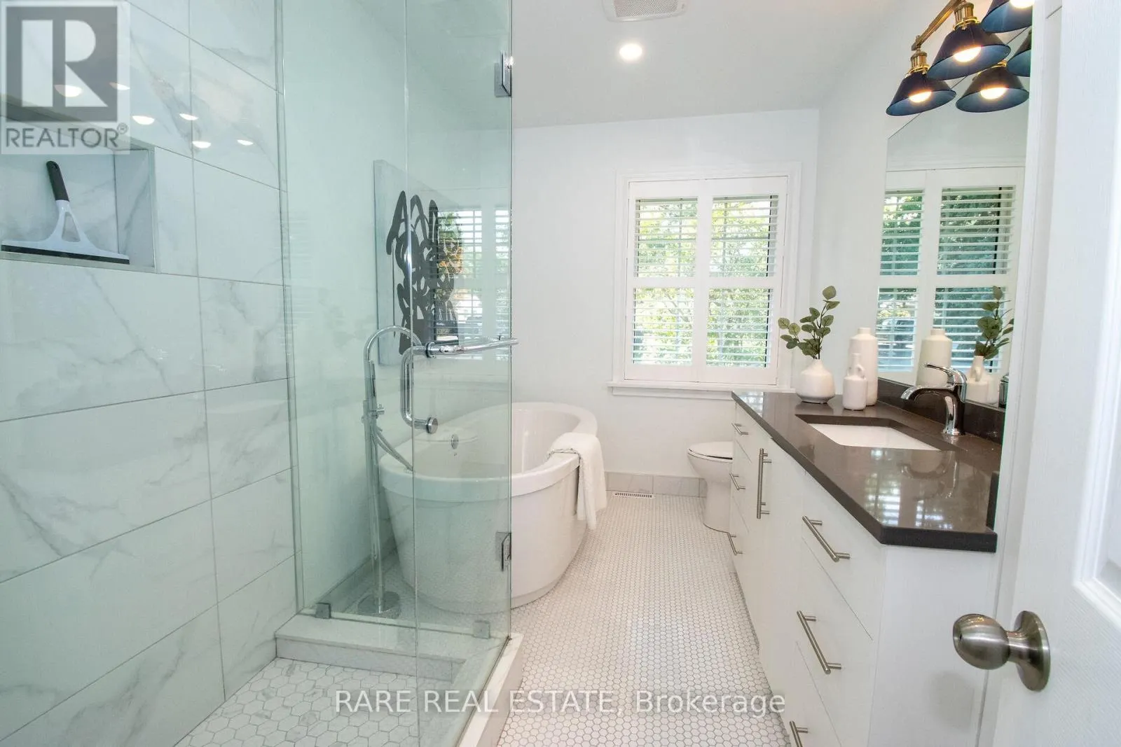 8 BROOKSIDE AVENUE
