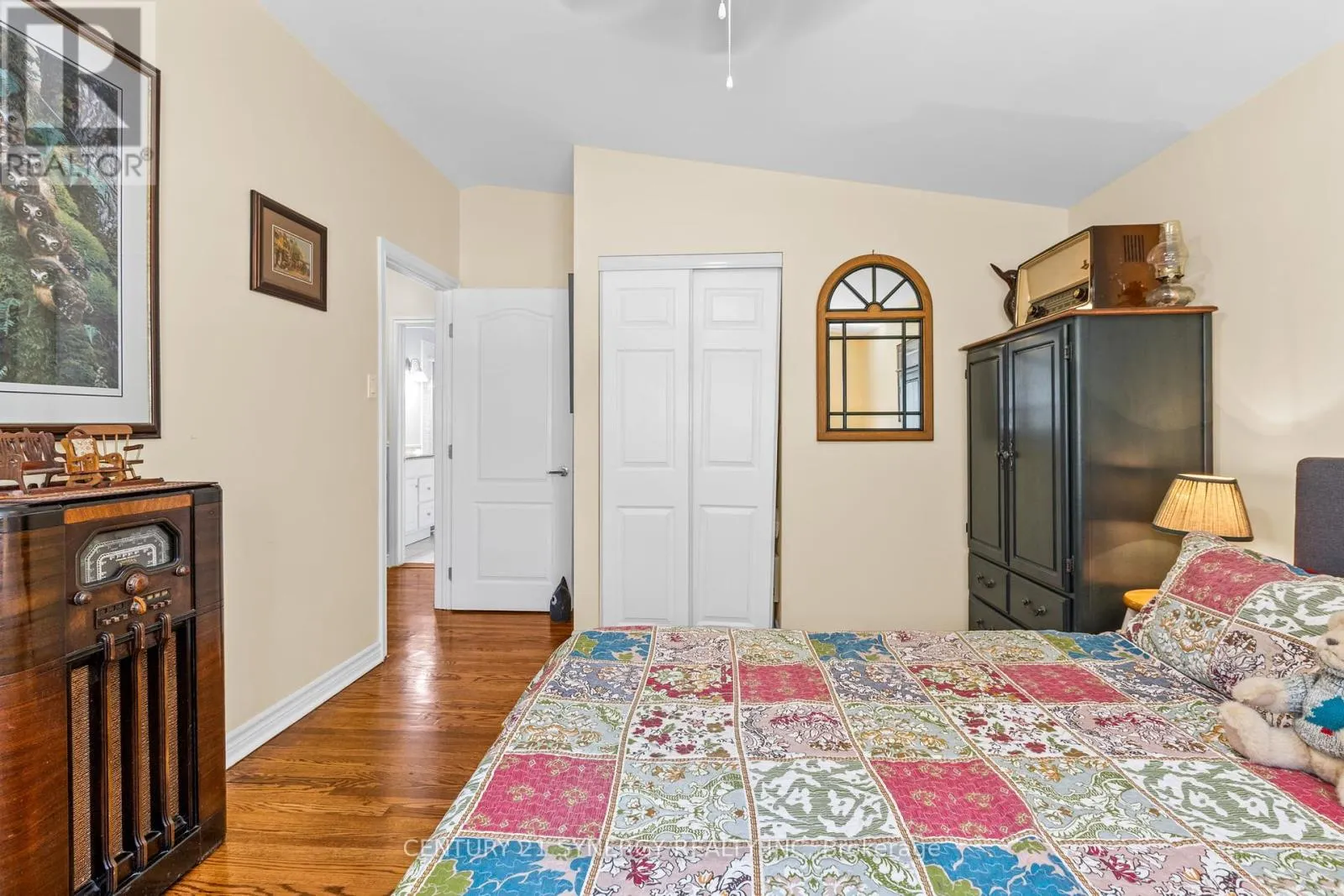 229 KENNEDY LANE W