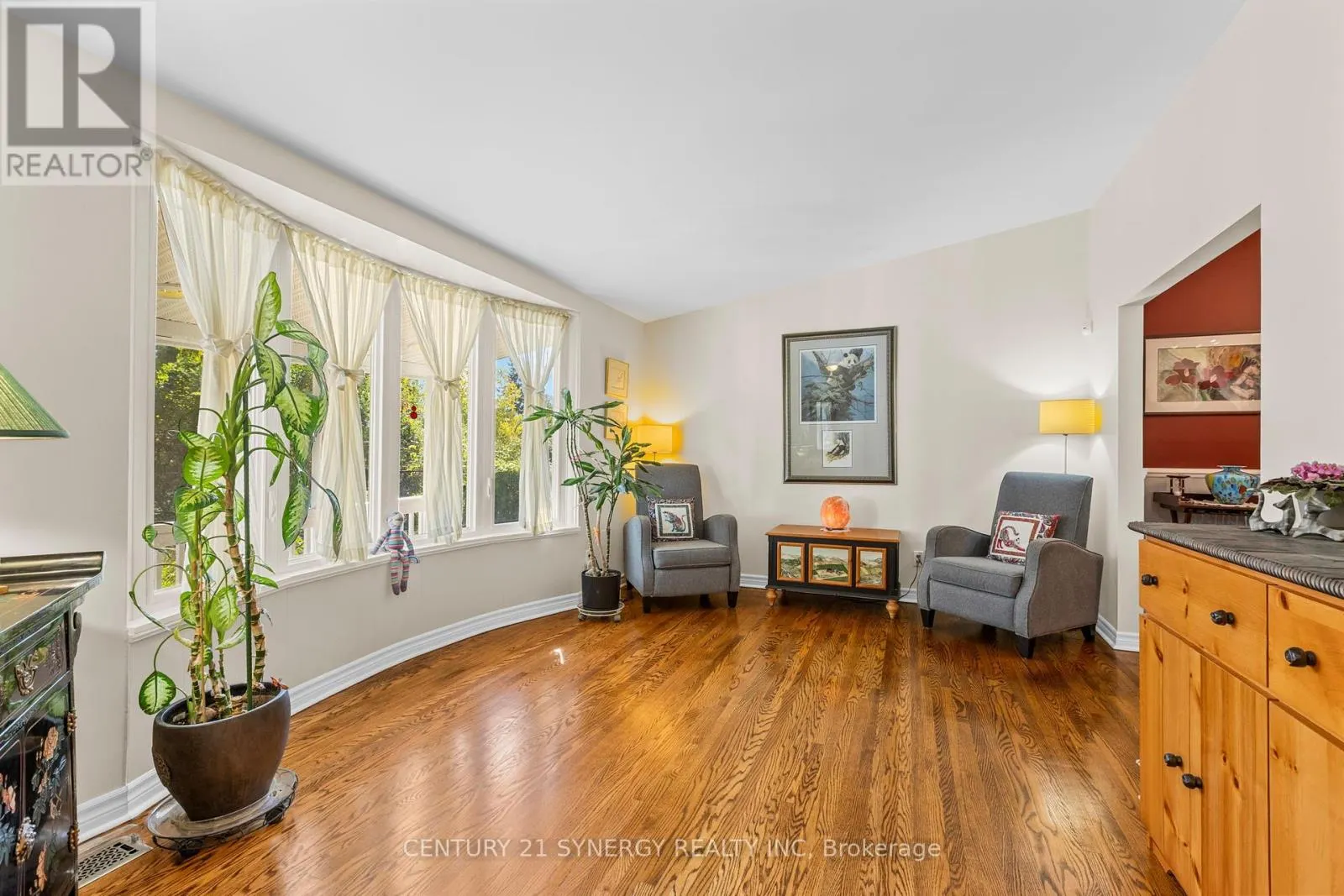 229 KENNEDY LANE W