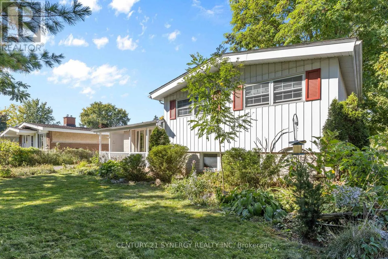 229 KENNEDY LANE W