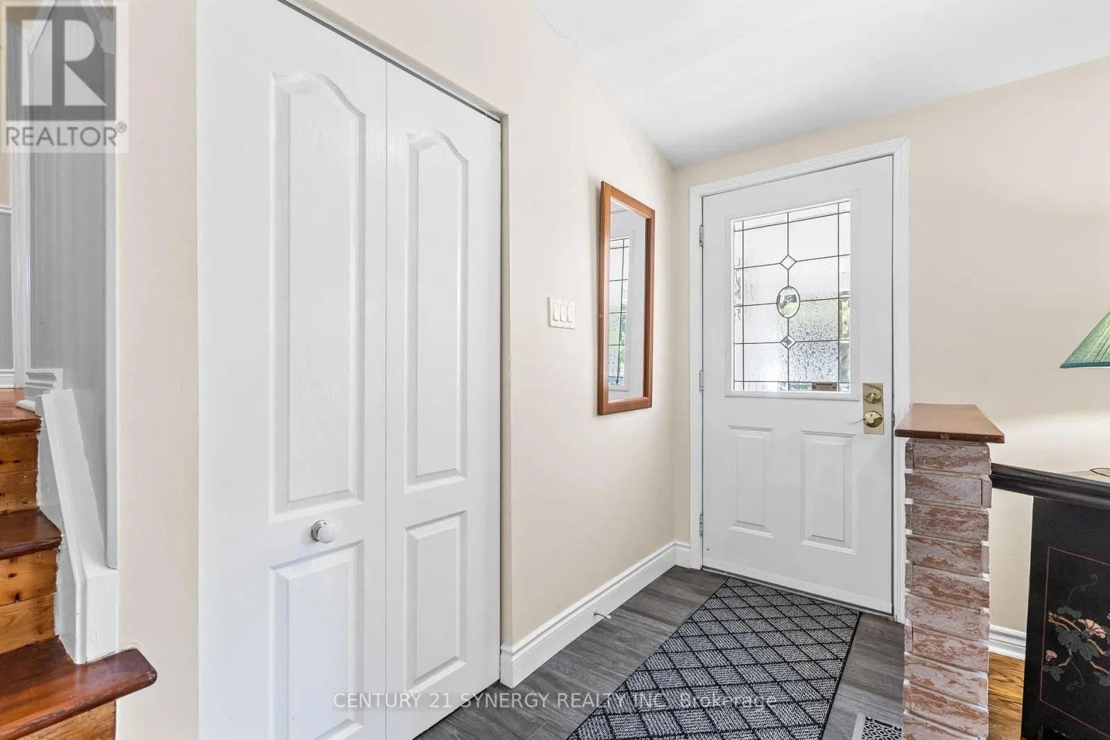 229 KENNEDY LANE W