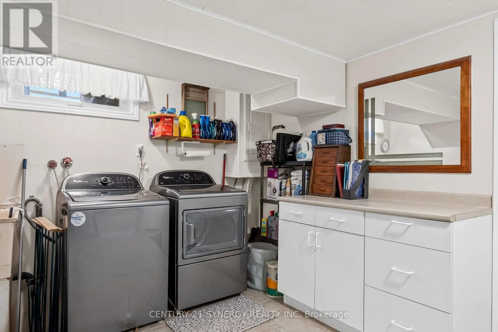 229 KENNEDY LANE W