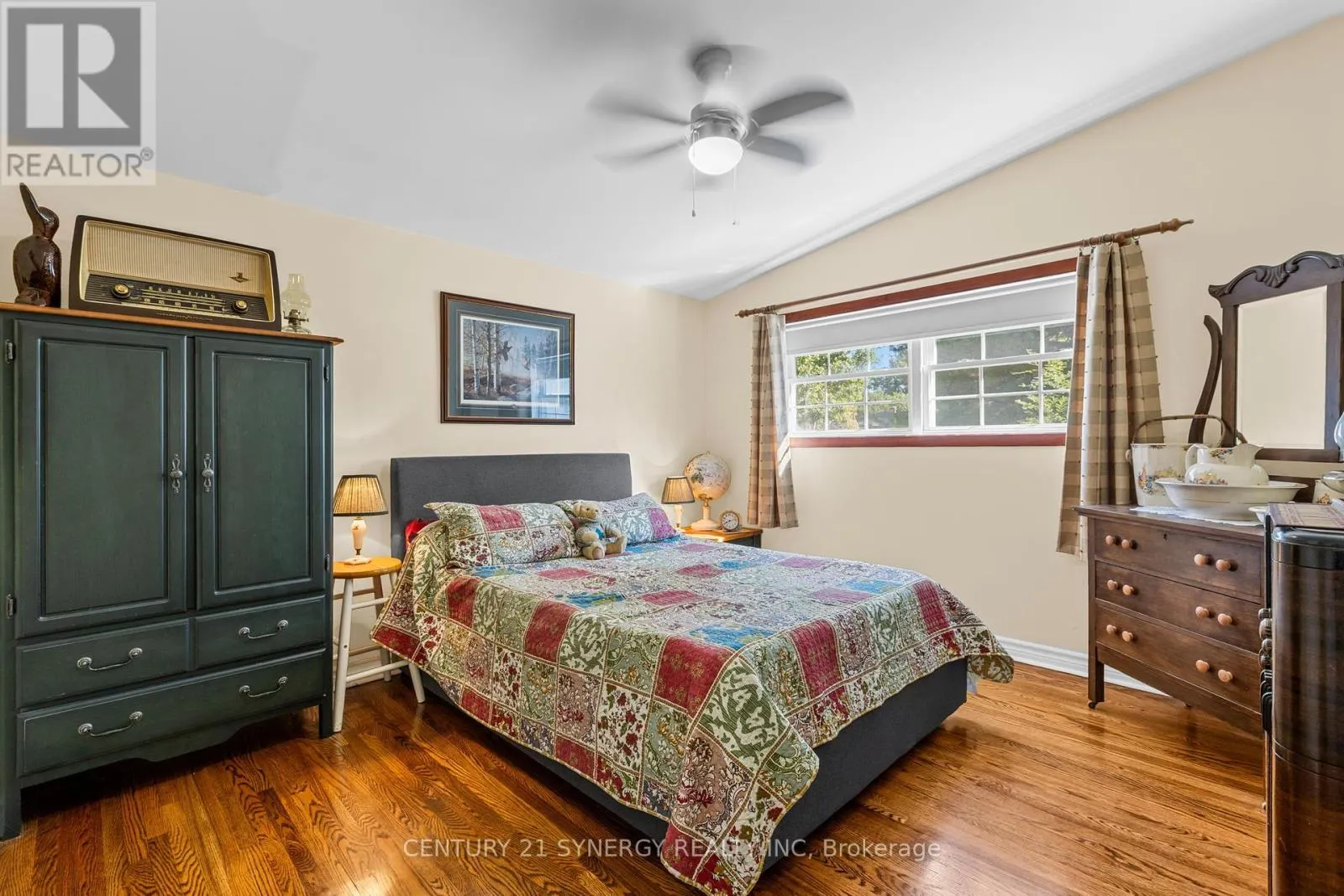 229 KENNEDY LANE W