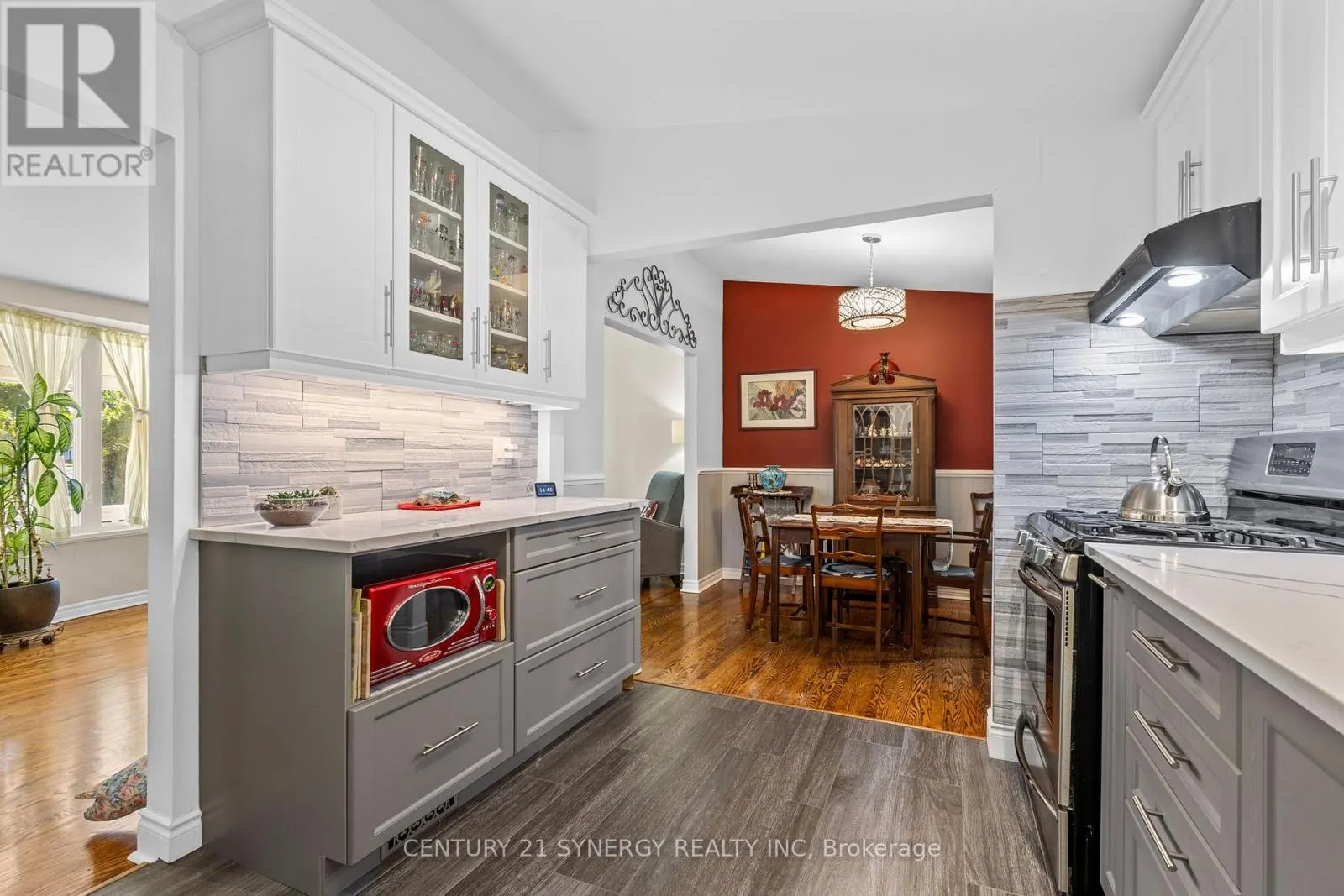 229 KENNEDY LANE W