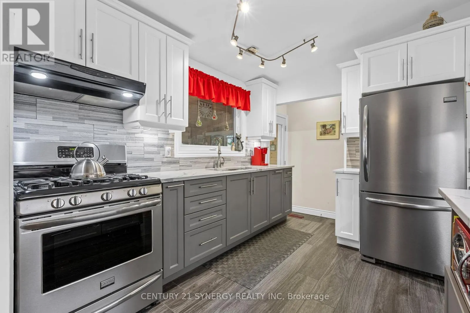 229 KENNEDY LANE W
